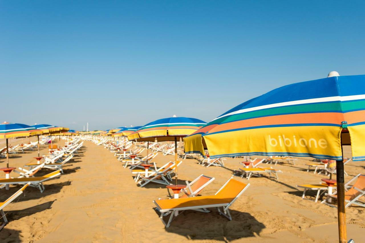 Hotel Adriatico Bibione Exterior foto